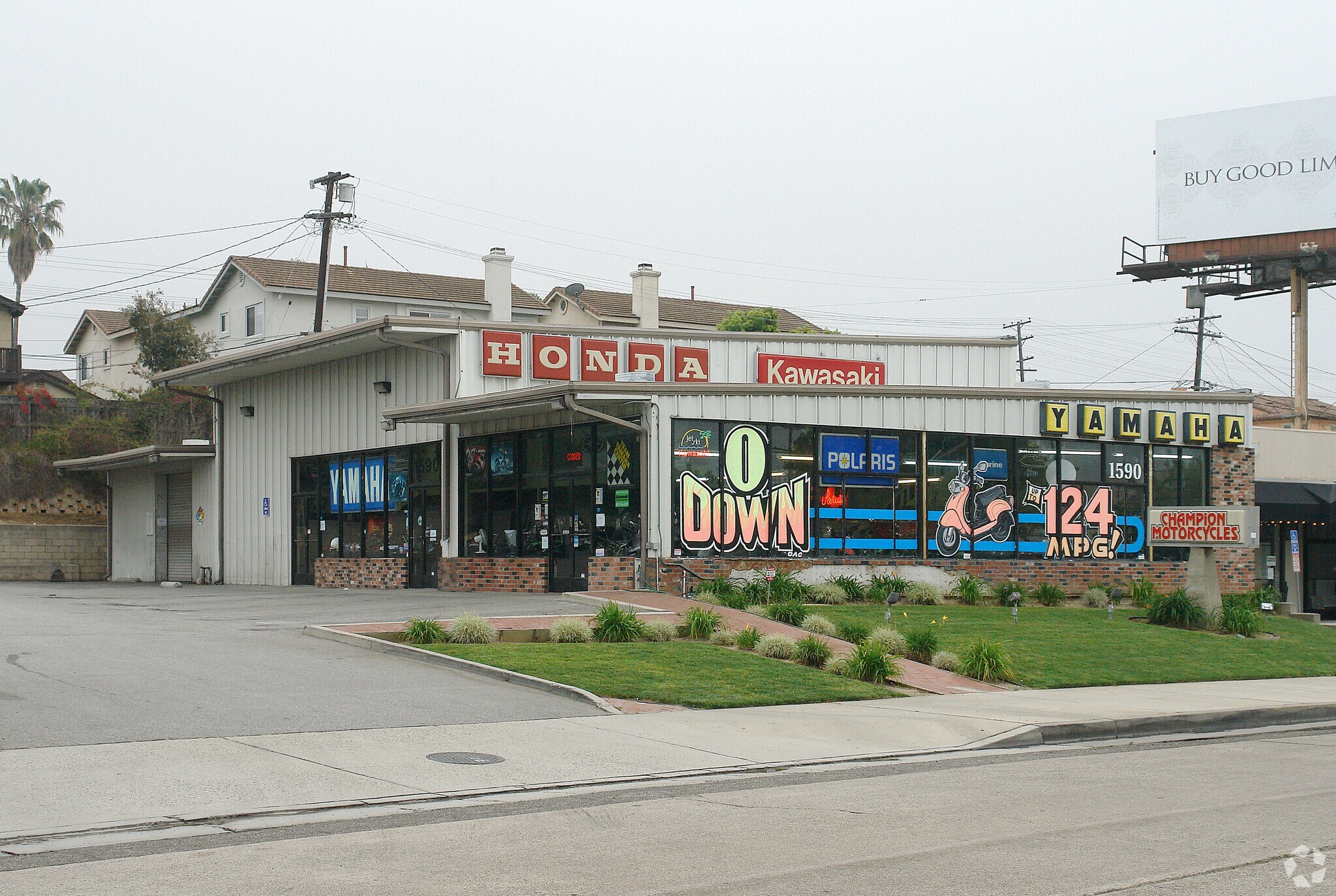 1590 Newport Blvd, Costa Mesa, CA à louer Photo principale- Image 1 de 3