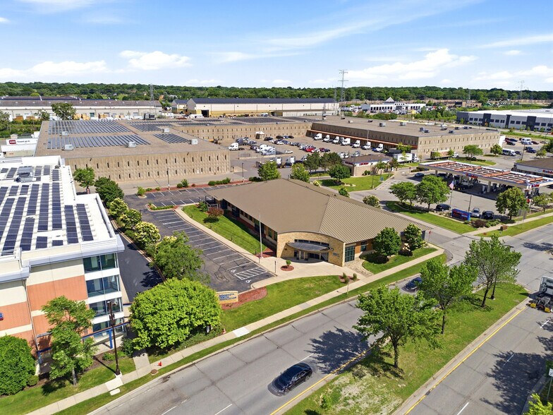 1335 Industrial Blvd, Minneapolis, MN à vendre - Photo du bâtiment - Image 2 de 11