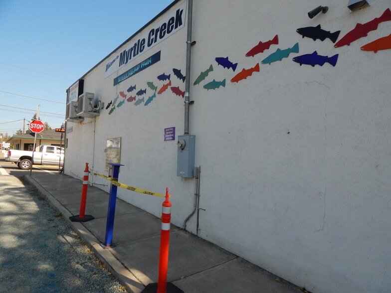 236 N Main St, Myrtle Creek, OR for sale - Building Photo - Image 2 of 8