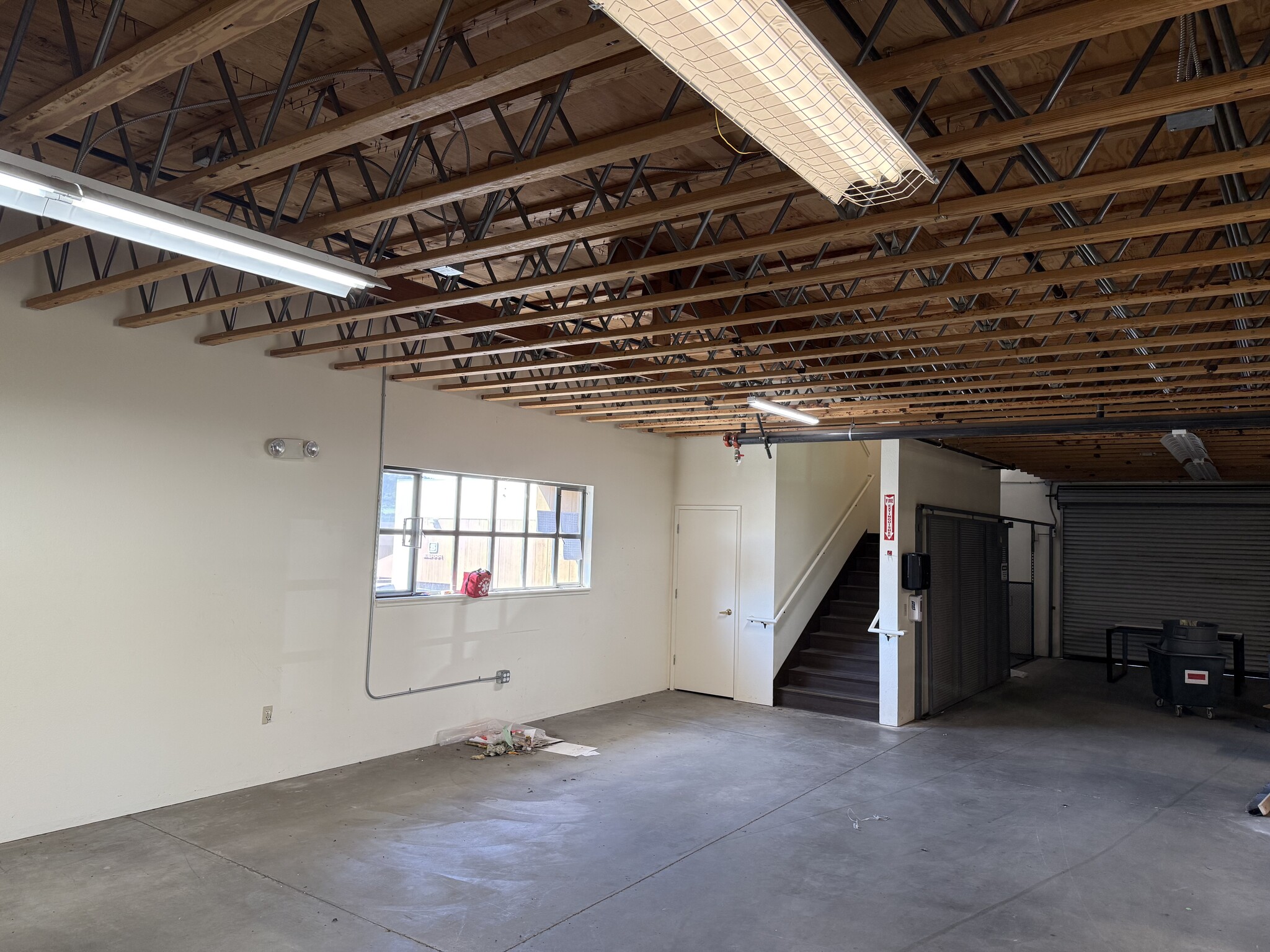 5 Harris Ct, Monterey, CA for lease Interior Photo- Image 1 of 5