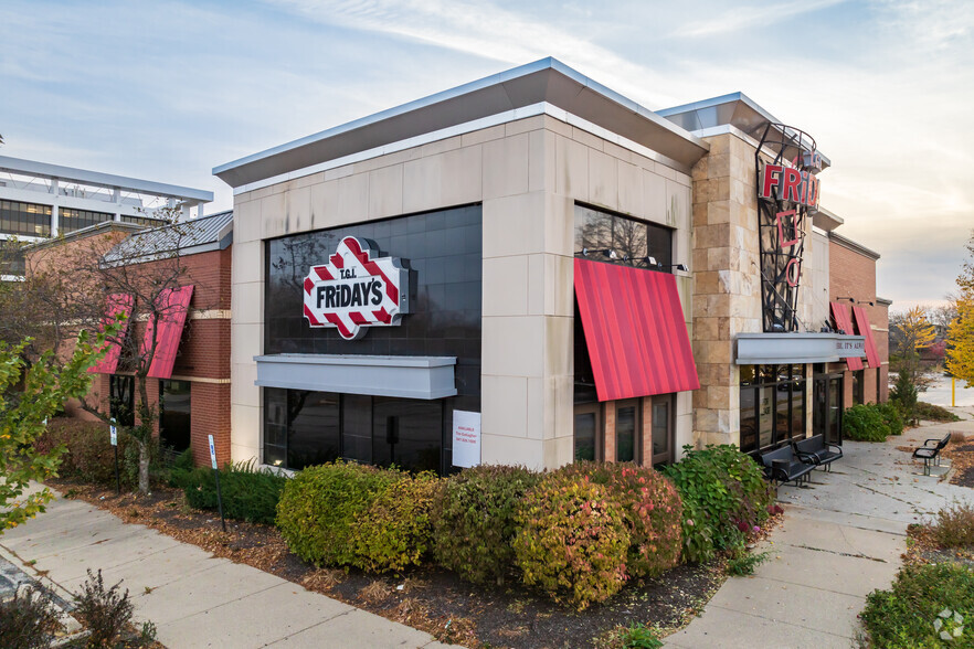 1695 E Golf Rd, Schaumburg, IL for lease - Building Photo - Image 2 of 9