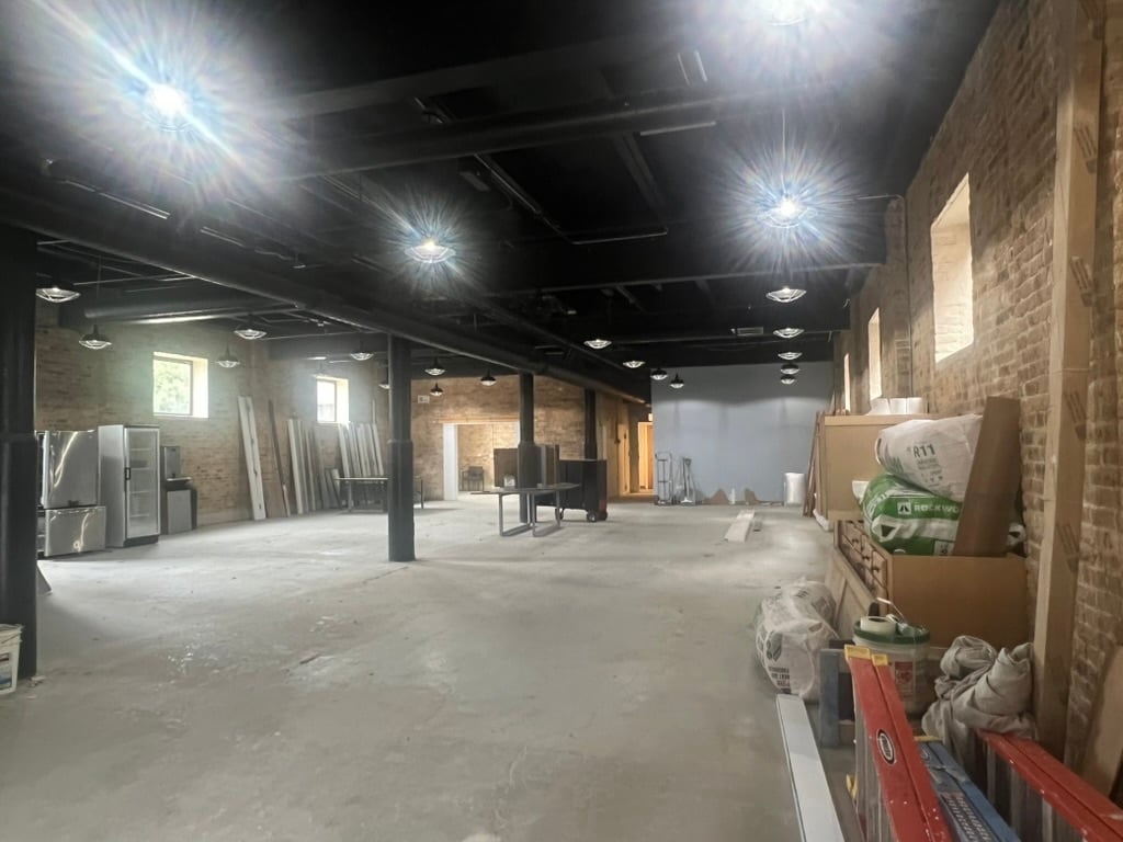 4147 N Ravenswood Ave, Chicago, IL for lease Interior Photo- Image 1 of 14