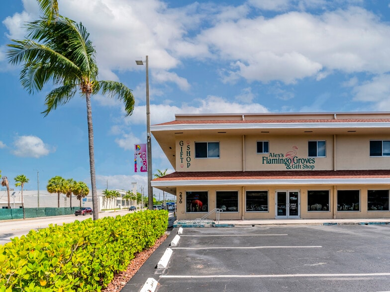 236 N Federal Hwy, Dania Beach, FL à louer - Photo du bâtiment - Image 3 de 12