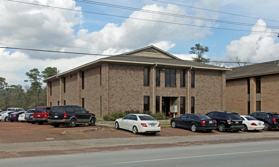 100 Commercial Cir, Conroe, TX for lease - Building Photo - Image 1 of 5