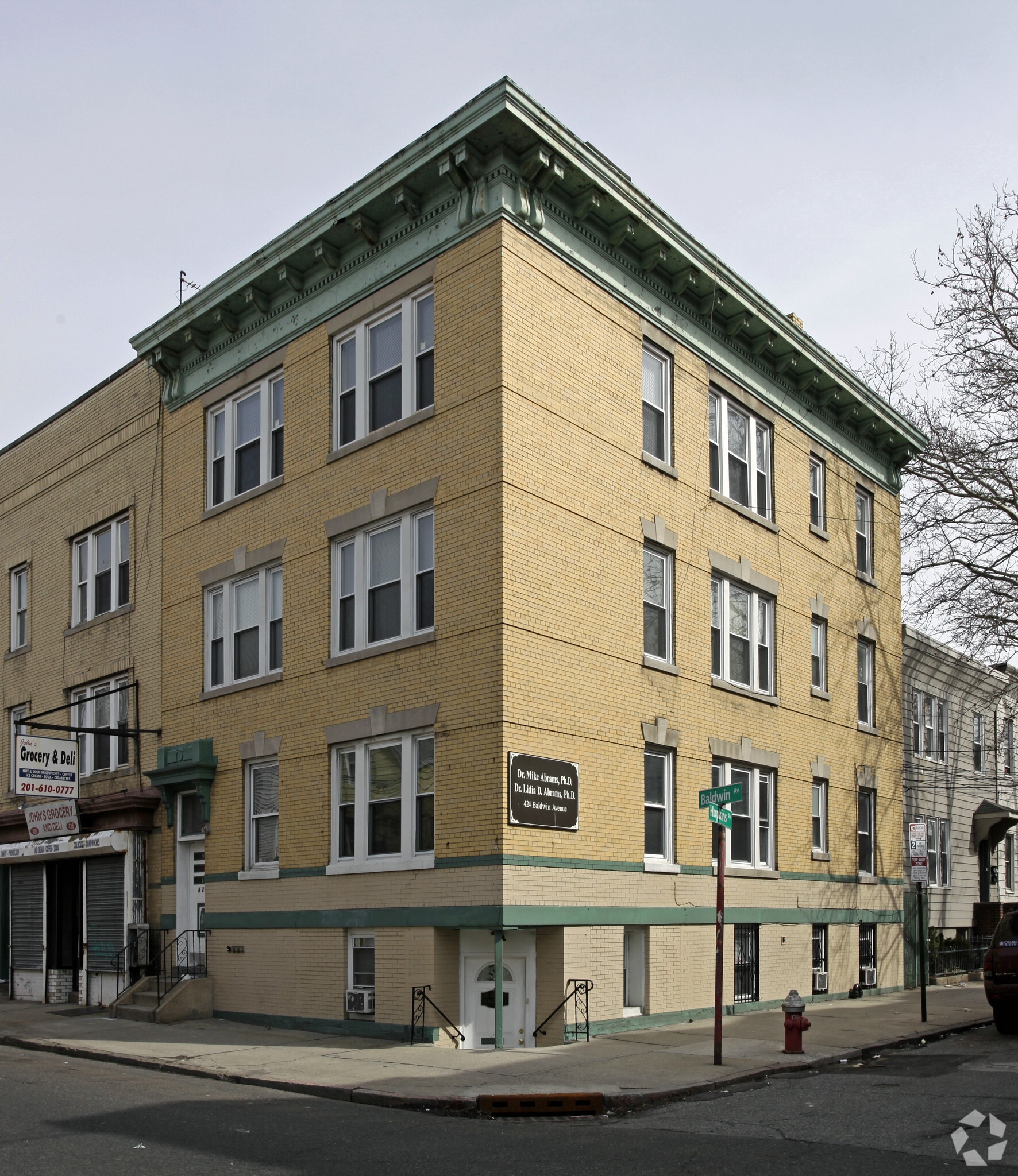 424 Baldwin Ave, Jersey City, NJ for lease Primary Photo- Image 1 of 3