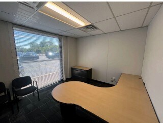 431 Stephenson Hwy, Troy, MI à vendre - Photo intérieure - Image 3 de 8