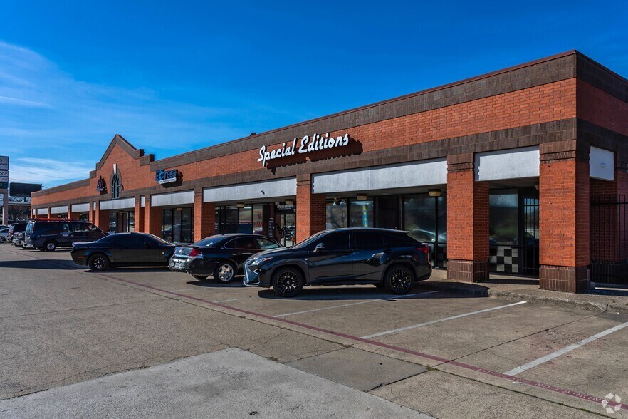 3107 W Camp Wisdom Rd, Dallas, TX à louer - Photo du bâtiment - Image 2 de 10