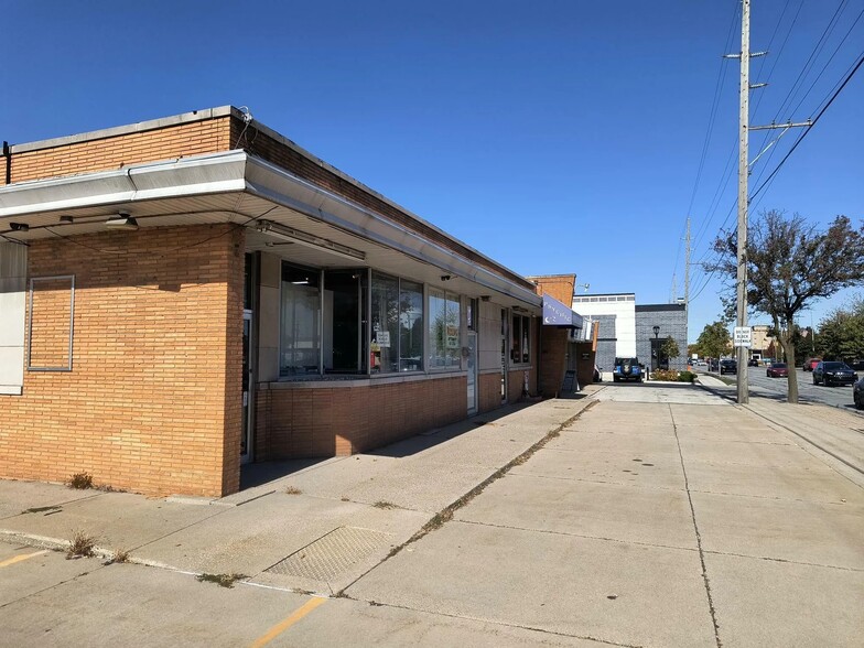 8146 Calumet Ave, Munster, IN for lease - Building Photo - Image 2 of 4