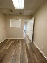 23361 El Toro Rd, Lake Forest, CA à louer Photo intérieure- Image 1 de 3
