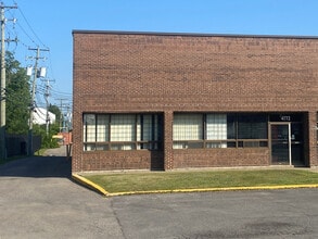 4700-4800 Boul Thimens, Montréal, QC à louer Photo intérieure- Image 1 de 3