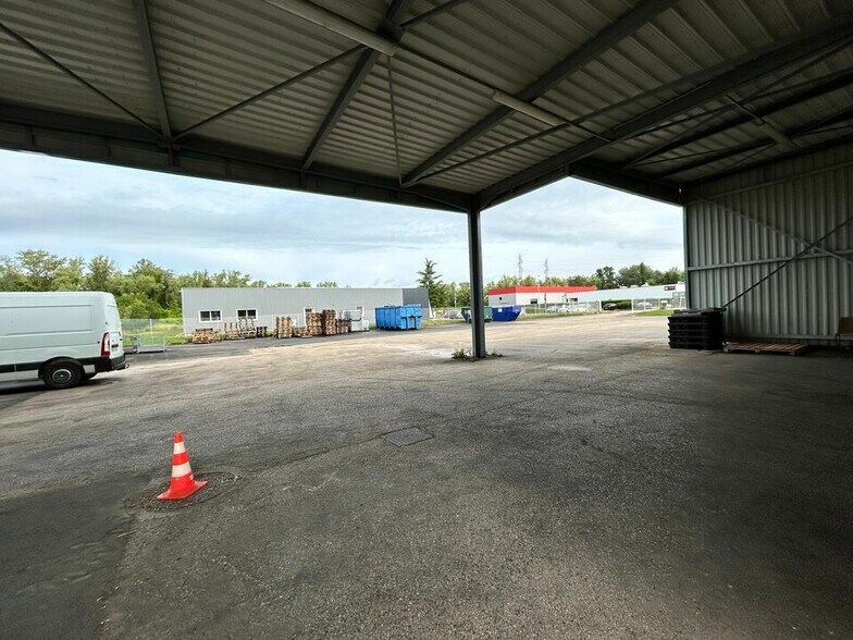 Flex in Chalon-sur-Saône for sale - Building Photo - Image 3 of 4