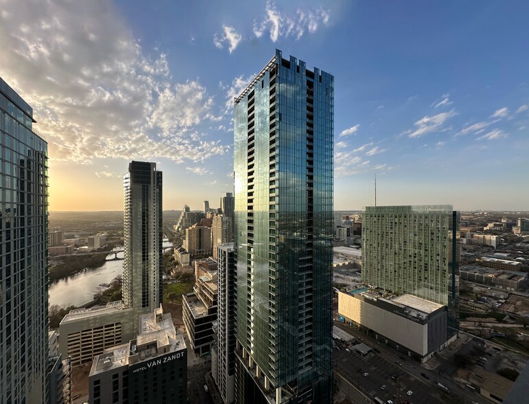 610 Davis St, Austin, TX à louer - Photo du bâtiment - Image 3 de 8