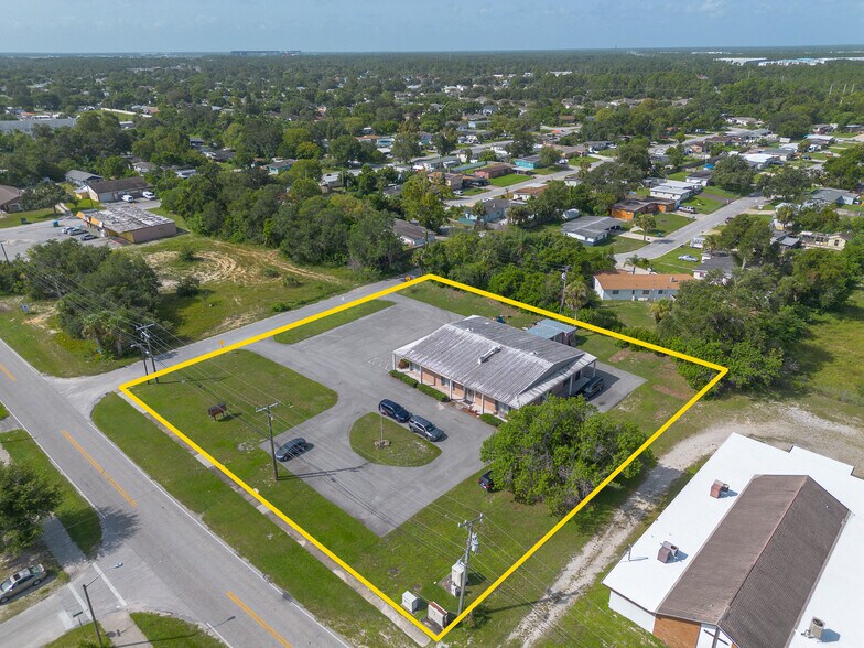 1036 Derbyshire Rd, Daytona Beach, FL à vendre - Photo du bâtiment - Image 3 de 35