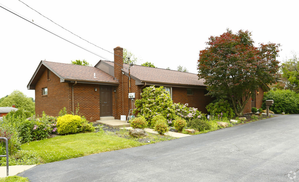 960 Beaver Grade Rd, Coraopolis, PA for lease - Primary Photo - Image 1 of 8