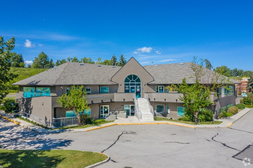 83 Deerpoint Rd SE, Calgary, AB for lease - Primary Photo - Image 1 of 4