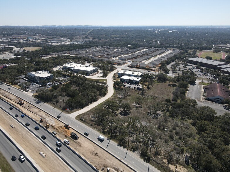 3508 N Loop 1604 E, San Antonio, TX à vendre - Photo du bâtiment - Image 2 de 16