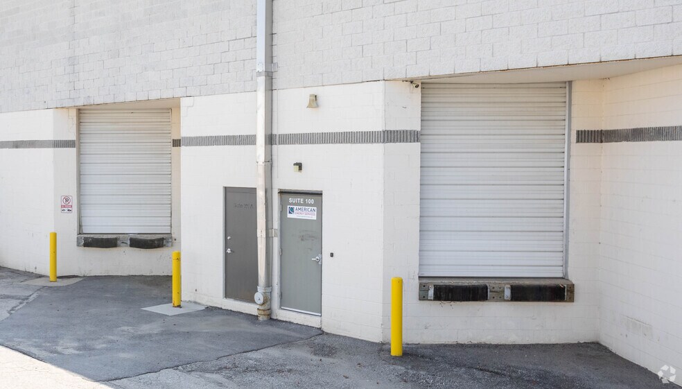 1708 Whitehead Rd, Woodlawn, MD à louer - Photo du bâtiment - Image 3 de 9