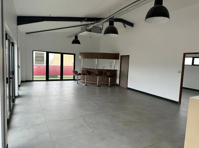 Bureau dans Heyrieux à vendre - Photo intérieure - Image 2 de 4