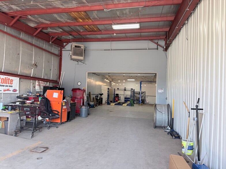 395 S Locust St, Manteno, IL à vendre - Photo du bâtiment - Image 3 de 11