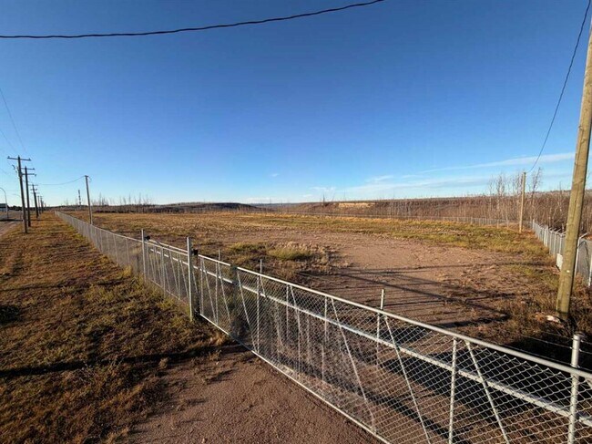 Plus de détails pour 520 Snow Eagle Dr, Fort McMurray, AB - Terrain à louer