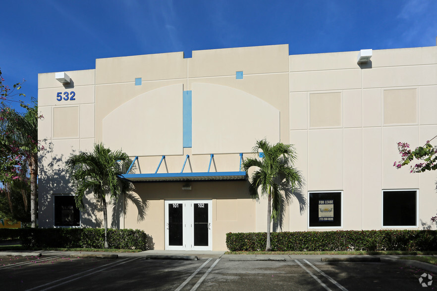 532 NW Mercantile Plz, Port Saint Lucie, FL for lease - Building Photo - Image 2 of 14