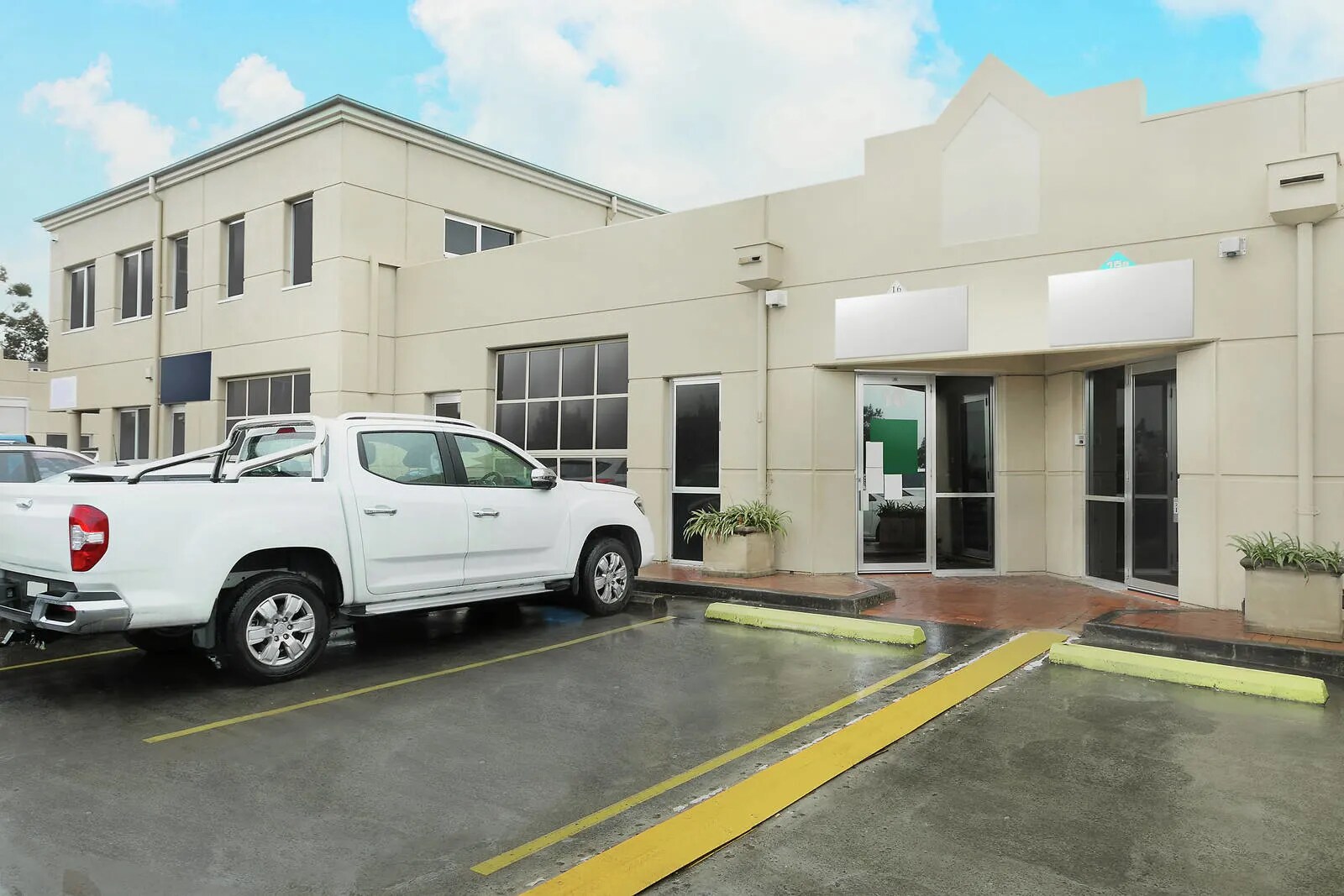 10 Gladstone Rd, Castle Hill for lease Primary Photo- Image 1 of 2