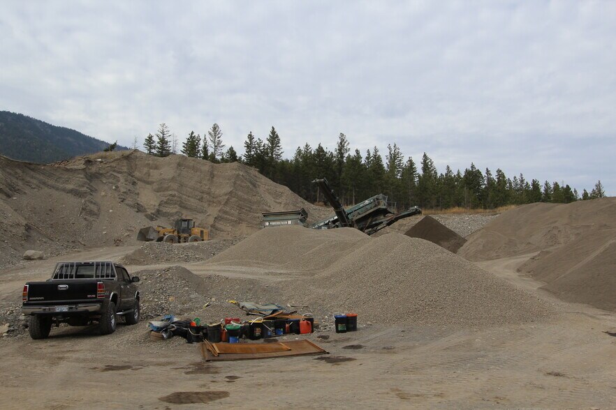 7229 Douglas Lake Rd, Thompson-Nicola, BC à vendre - Photo du bâtiment - Image 2 de 5