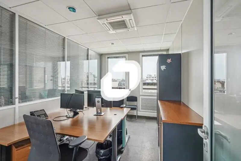 Bureau dans Montreuil à louer - Photo du bâtiment - Image 3 de 24