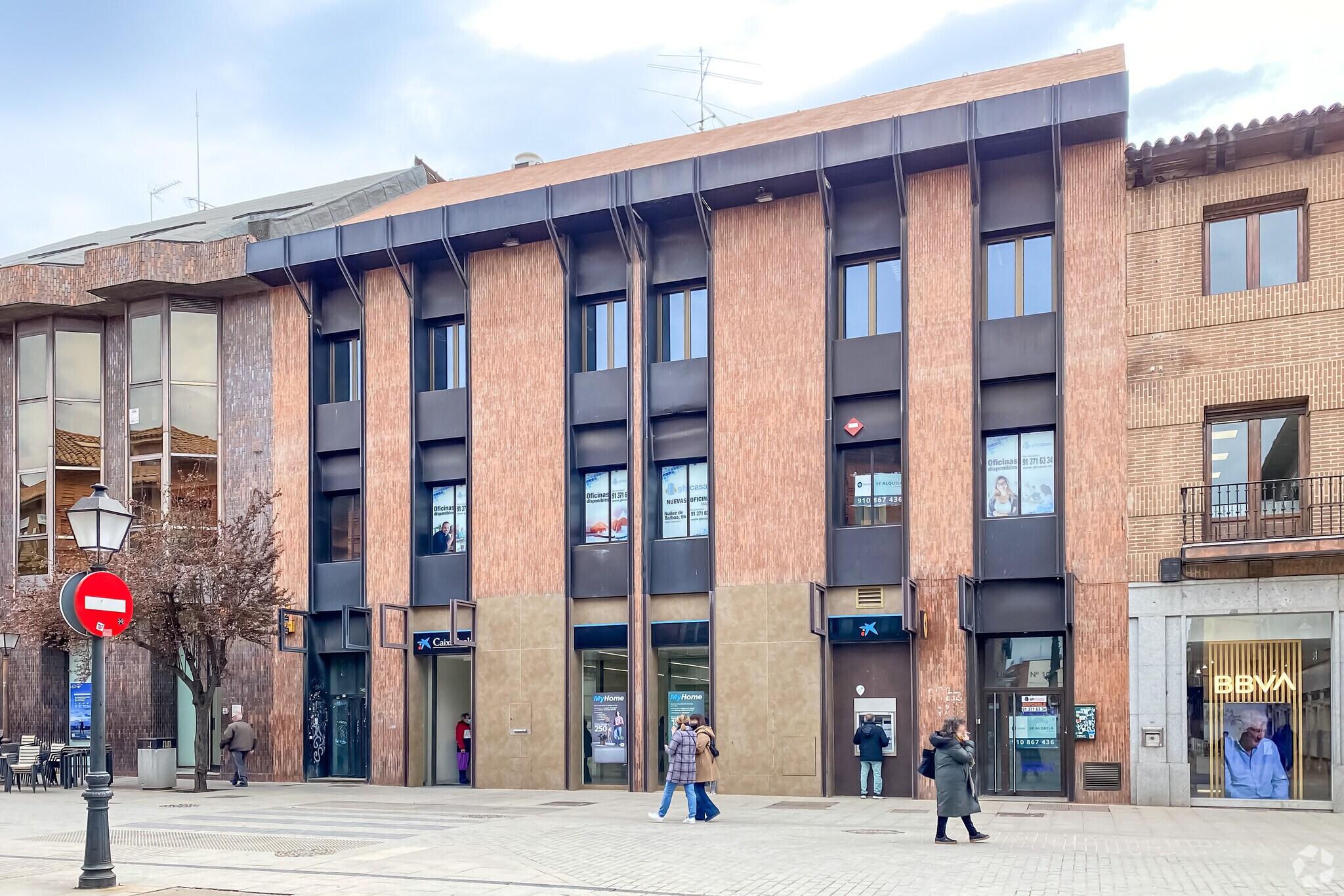 Office in Alcalá de Henares, Madrid for lease Primary Photo- Image 1 of 3