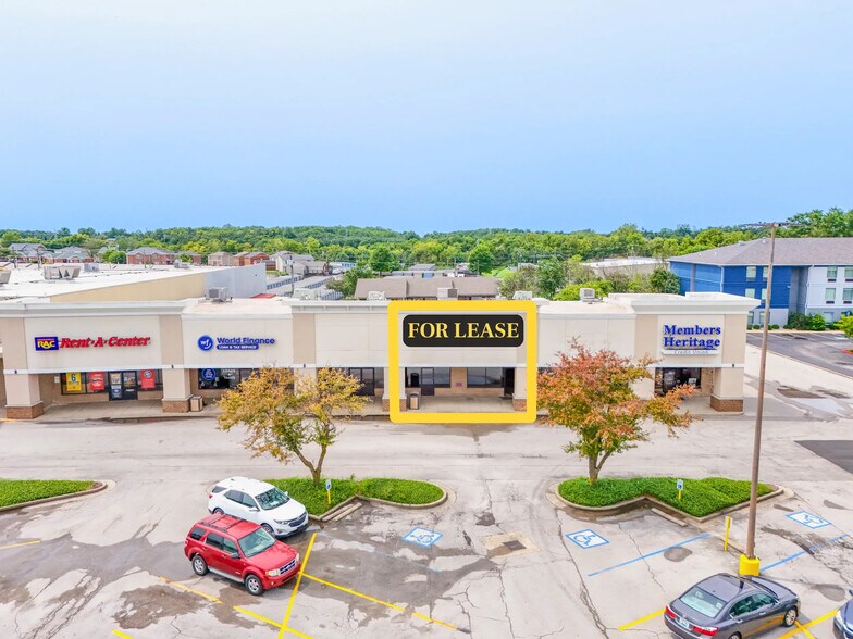 1023-1039 N Main St, Nicholasville, KY à louer - Photo du bâtiment - Image 2 de 2
