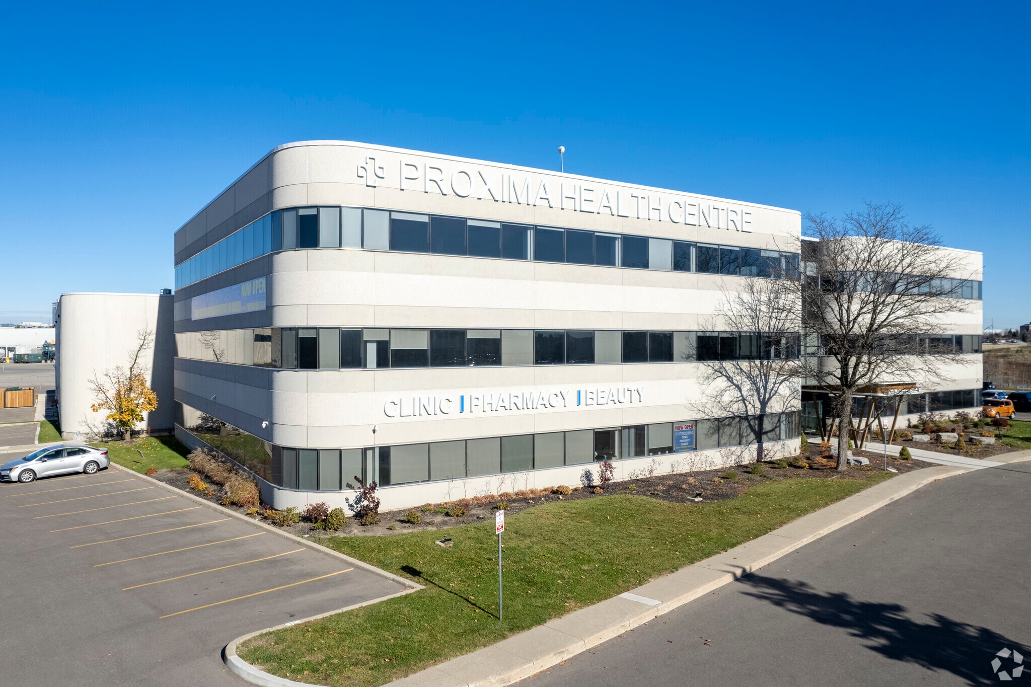 320 Matheson Blvd W, Mississauga, ON for lease Primary Photo- Image 1 of 15