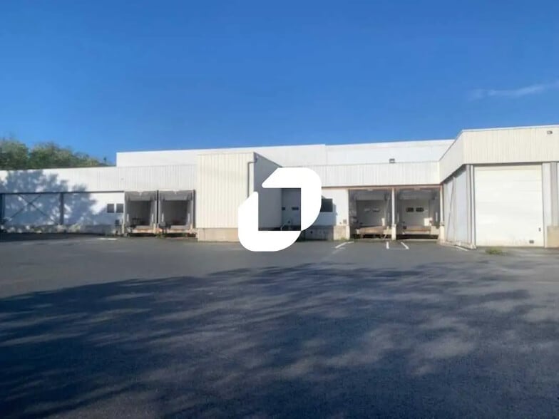 13 Chemin Des Près Secs, Civrieux-d'Azergues for lease - Building Photo - Image 3 of 31