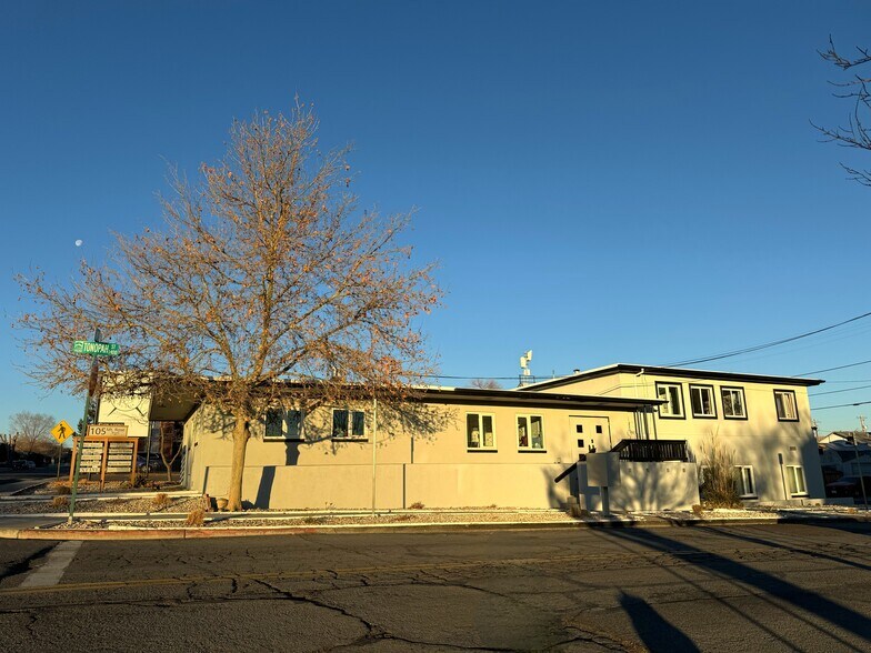 105 Mount Rose St, Reno, NV à vendre - Photo du bâtiment - Image 3 de 27
