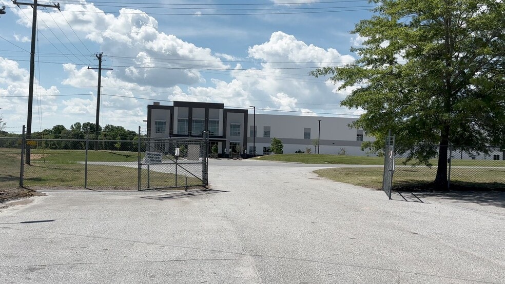 2212 Randolph Rd, Shelby, NC for lease - Commercial Listing Video - Image 2 of 14