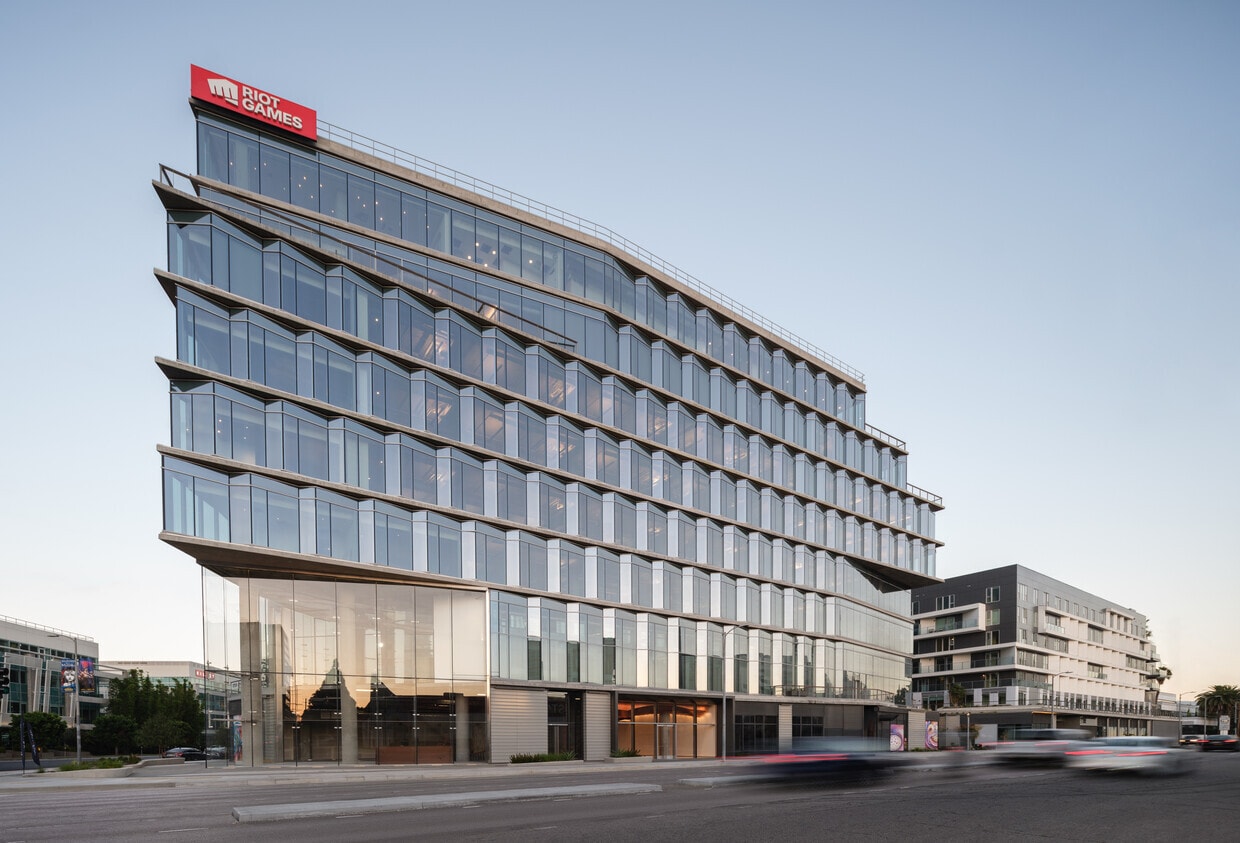 12101 W Olympic Blvd, Los Angeles, CA à louer Photo du bâtiment- Image 1 de 4