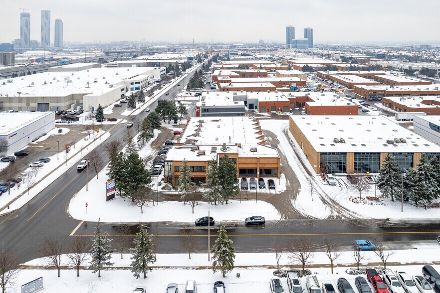 71 Silton Rd, Vaughan, ON à louer - Aérien - Image 2 de 3