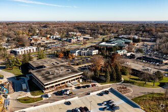 40701 Woodward Ave, Bloomfield Hills, MI - Aérien  Vue de la carte