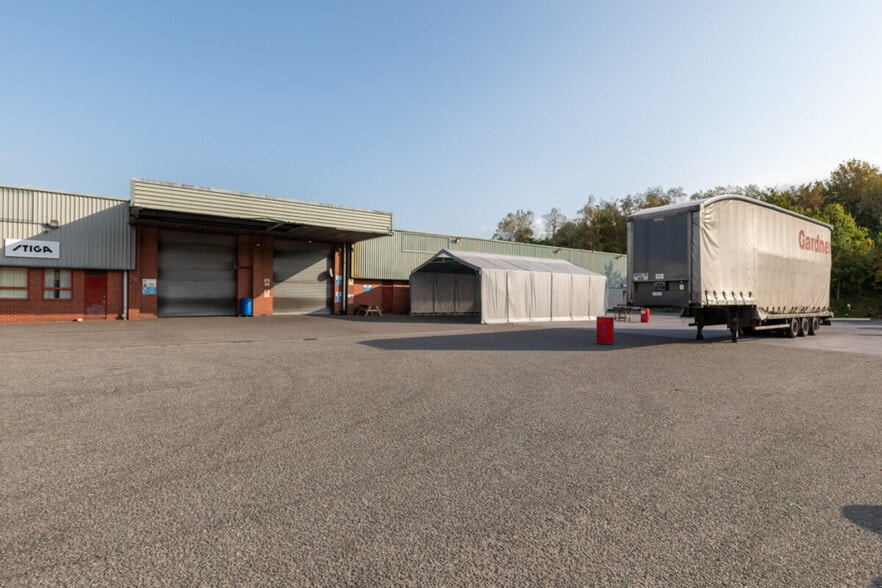 Bell Close, Plymouth for lease - Building Photo - Image 2 of 6