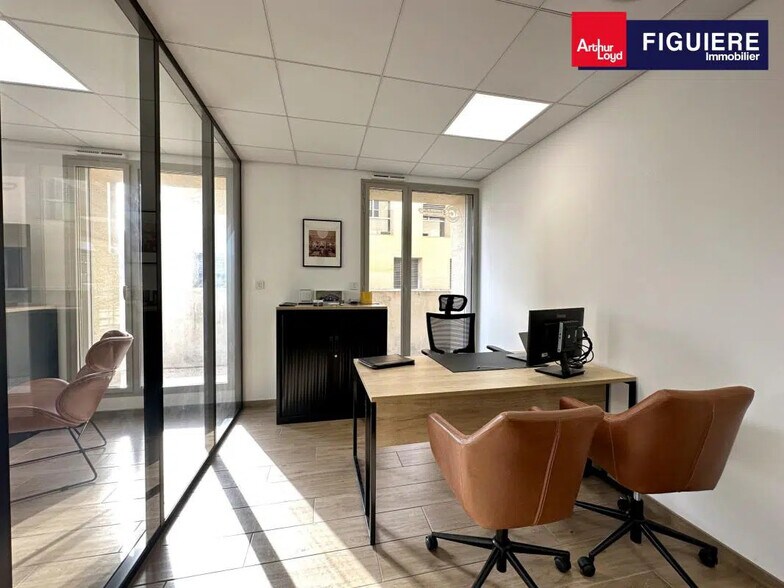 Office in Aix-en-Provence for lease - Interior Photo - Image 2 of 9