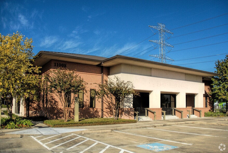 11008 Bellaire Blvd, Houston, TX à louer - Photo du bâtiment - Image 3 de 5