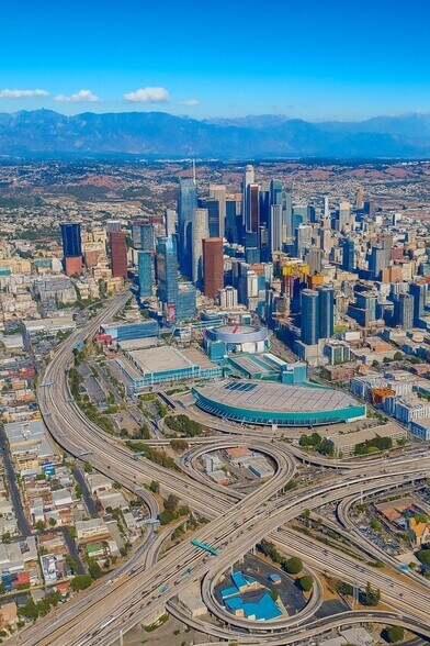 916 Francisco St, Los Angeles, CA à vendre - Photo du bâtiment - Image 2 de 5