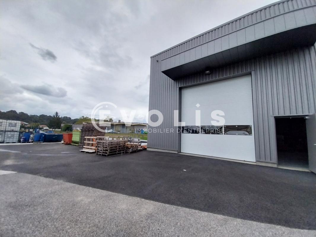 87 Rue Robert Berthelet, Crémieu for lease Building Photo- Image 1 of 12