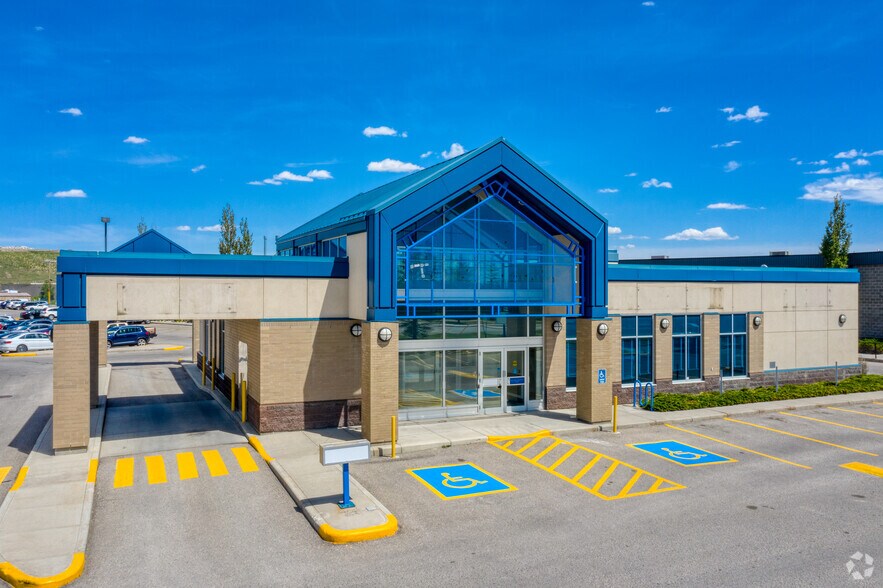 11488 24th St SE, Calgary, AB à vendre - Photo principale - Image 1 de 1