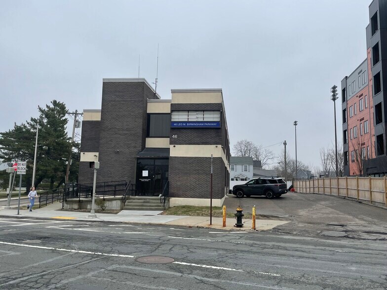 46 Leo Birmingham Pky, Brighton, MA à vendre - Photo du bâtiment - Image 3 de 8