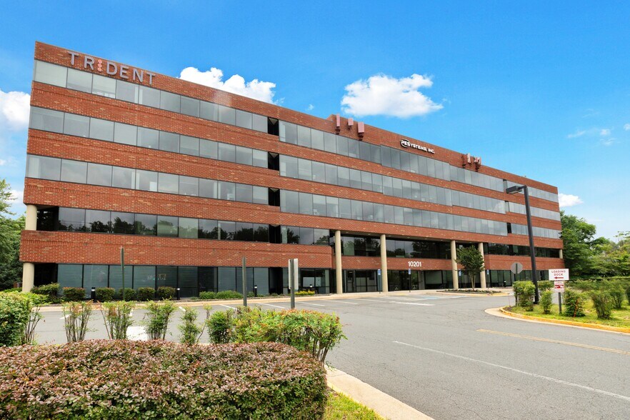 10201 Fairfax Blvd, Fairfax, VA à vendre - Photo du bâtiment - Image 3 de 20