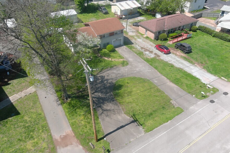 2709 Berrywood Dr, Nashville, TN à vendre - Photo du bâtiment - Image 2 de 3