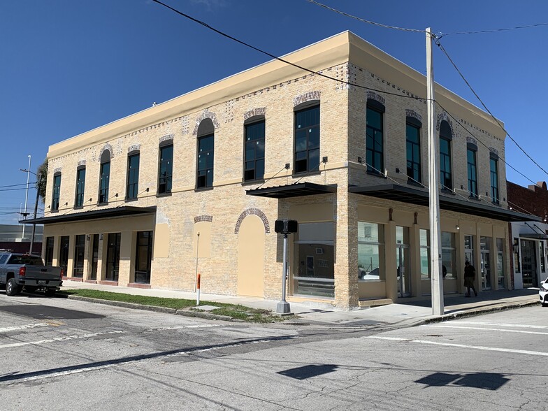 2100 W Main St, Tampa, FL for lease - Building Photo - Image 1 of 3