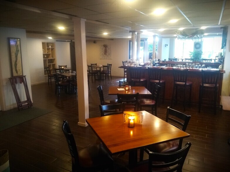 4520 East Lake Rd, Canandaigua, NY à vendre - Photo intérieure - Image 2 de 14