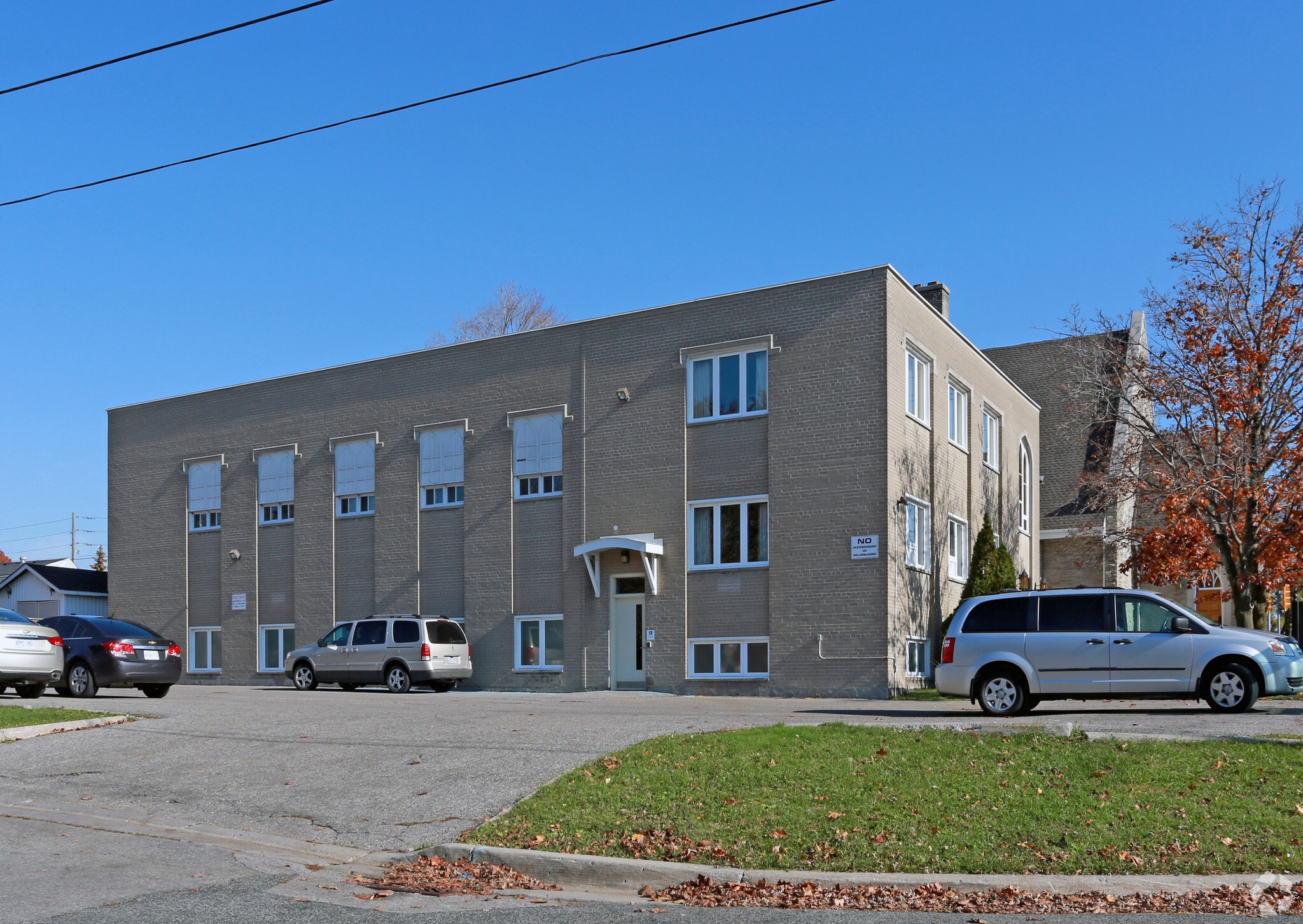 676 Simcoe St N, Oshawa, ON for lease Primary Photo- Image 1 of 3
