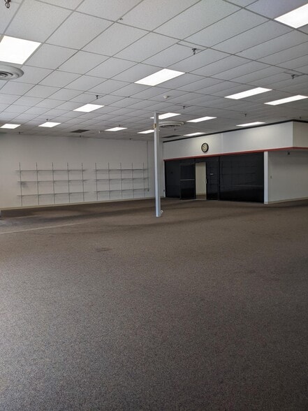 4805-4825 Salem Ave, Dayton, OH for lease - Building Photo - Image 3 of 19